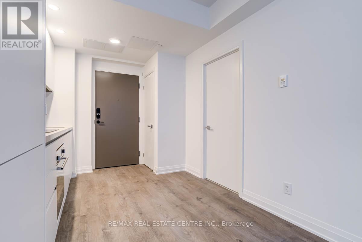 2408 - 4015 The Exchange, Mississauga, Ontario  L5B 0N9 - Photo 8 - W12542954