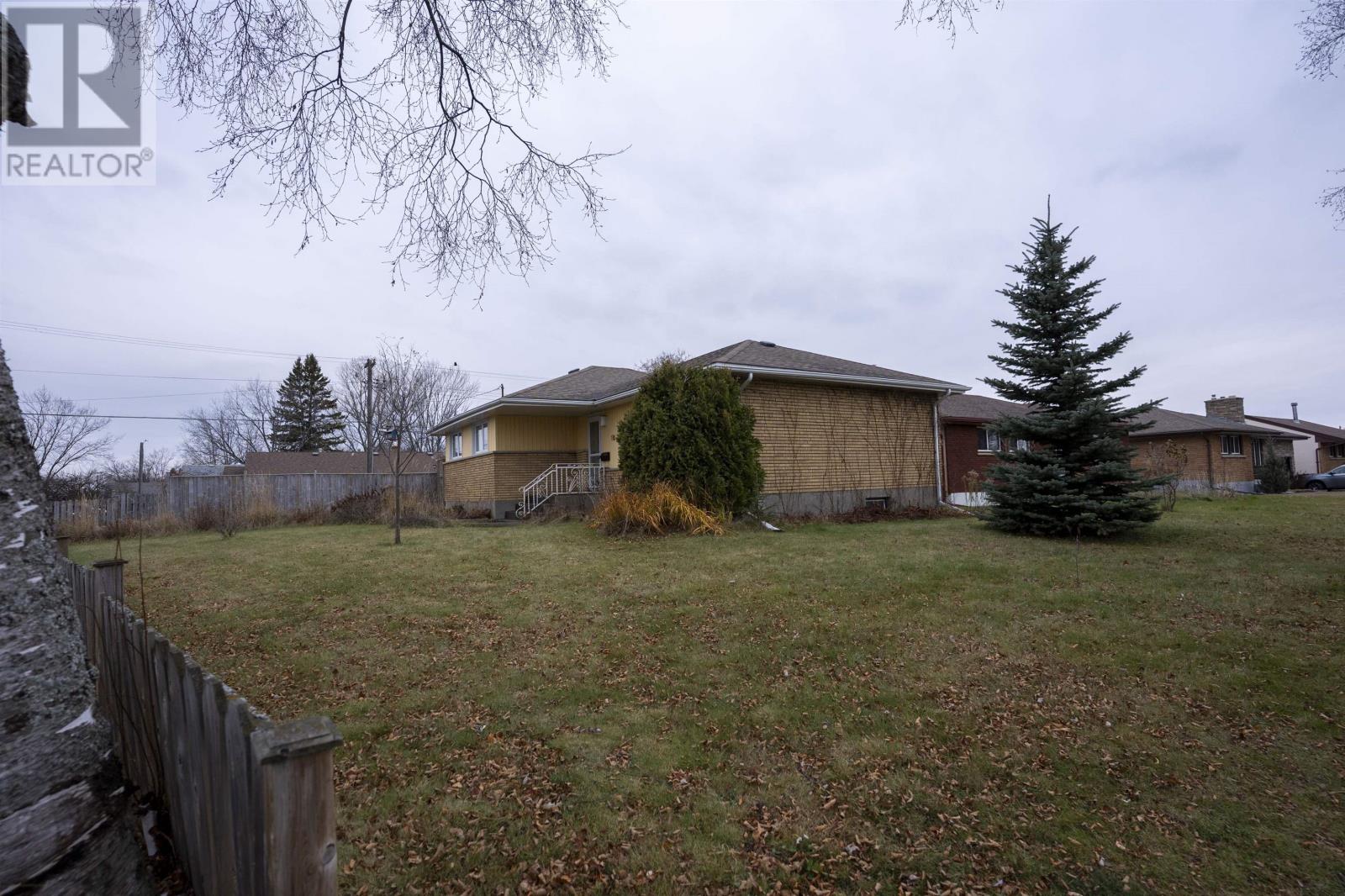 10 Wishart Cres, Thunder Bay, Ontario  P7A 6G3 - Photo 34 - TB253478