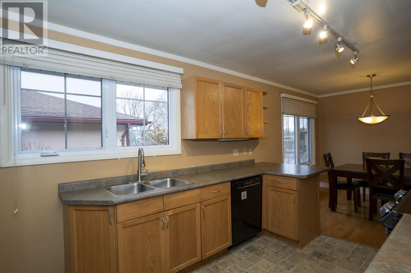 10 Wishart Cres, Thunder Bay, Ontario  P7A 6G3 - Photo 8 - TB253478