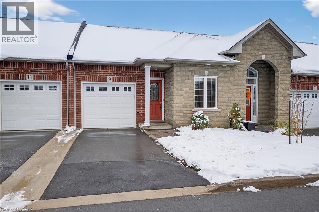 9 Manitoulin Trail, Glanbrook, Ontario  L9B 2X8 - Photo 2 - 40786729