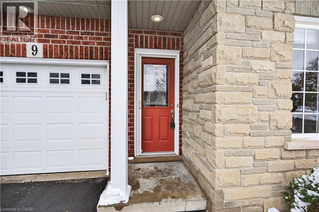 9 Manitoulin Trail, Glanbrook, Ontario  L9B 2X8 - Photo 4 - 40786729