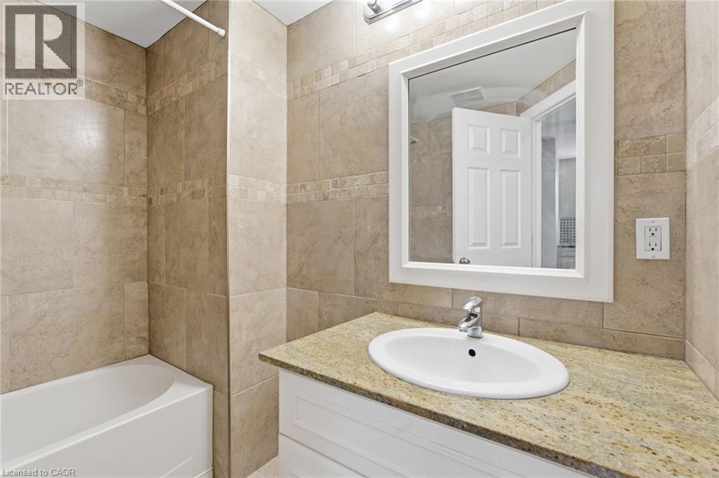 120 Sherman Avenue S Unit# 4, Hamilton, Ontario L8M 2P9 - Photo 9 - 40787664