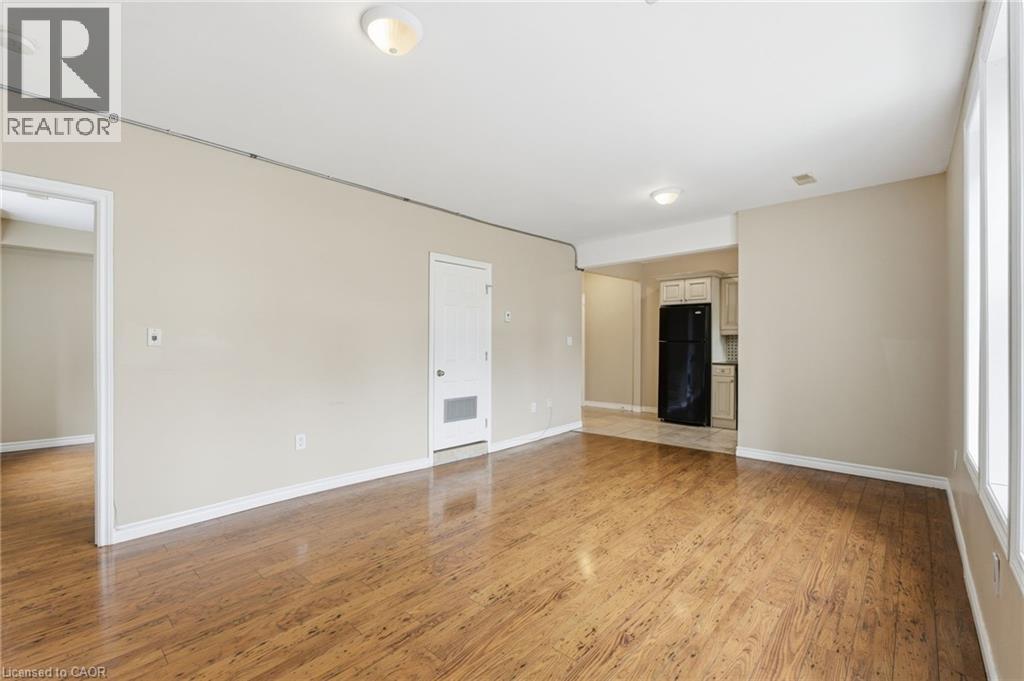 120 Sherman Avenue S Unit# 4, Hamilton, Ontario L8M 2P9 - Photo 6 - 40787664