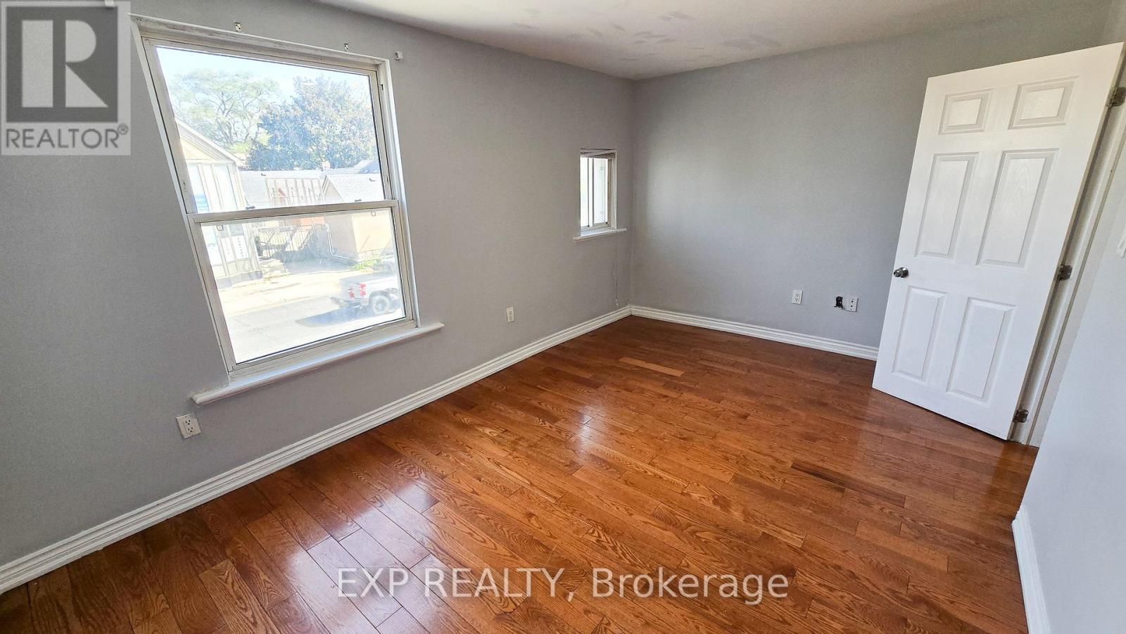 455 Main Street W, Hamilton, Ontario  L8P 1K5 - Photo 4 - X12542950