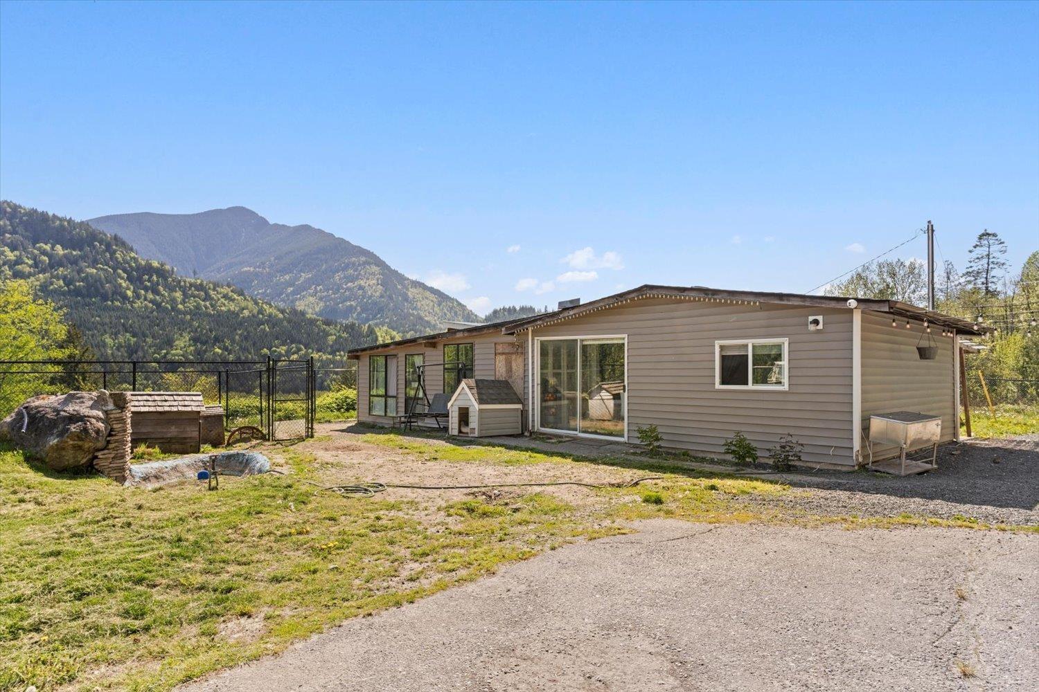 4495 Hirschman Road, Chilliwack River Valley, Sardis - Chwk River Valley, British Columbia  V2R 4R9 - Photo 4 - R3013100