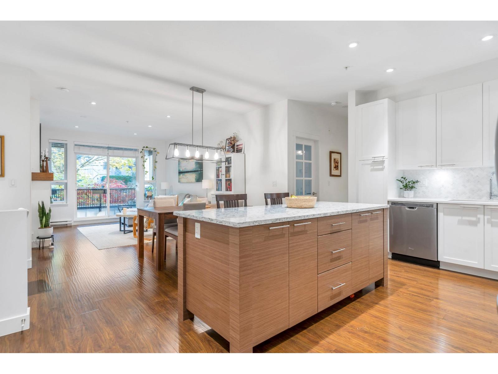 208 15188 29a Avenue, Surrey, British Columbia  V4P 1H1 - Photo 3 - R3066687