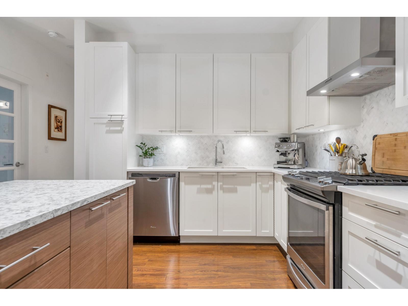 208 15188 29a Avenue, Surrey, British Columbia  V4P 1H1 - Photo 4 - R3066687