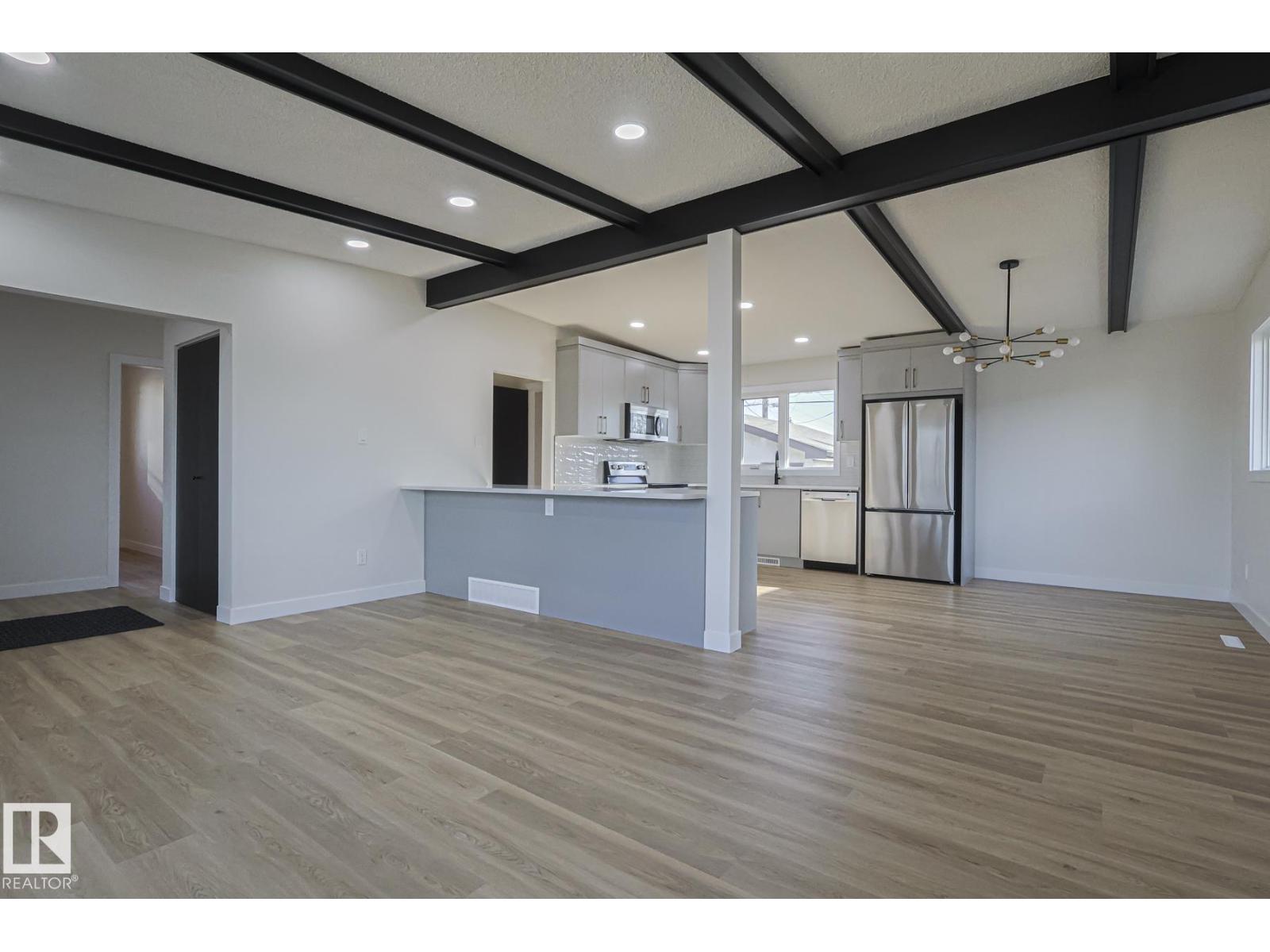 13319 Delwood Rd Nw, Edmonton, Alberta  T5C 3B5 - Photo 8 - E4465648