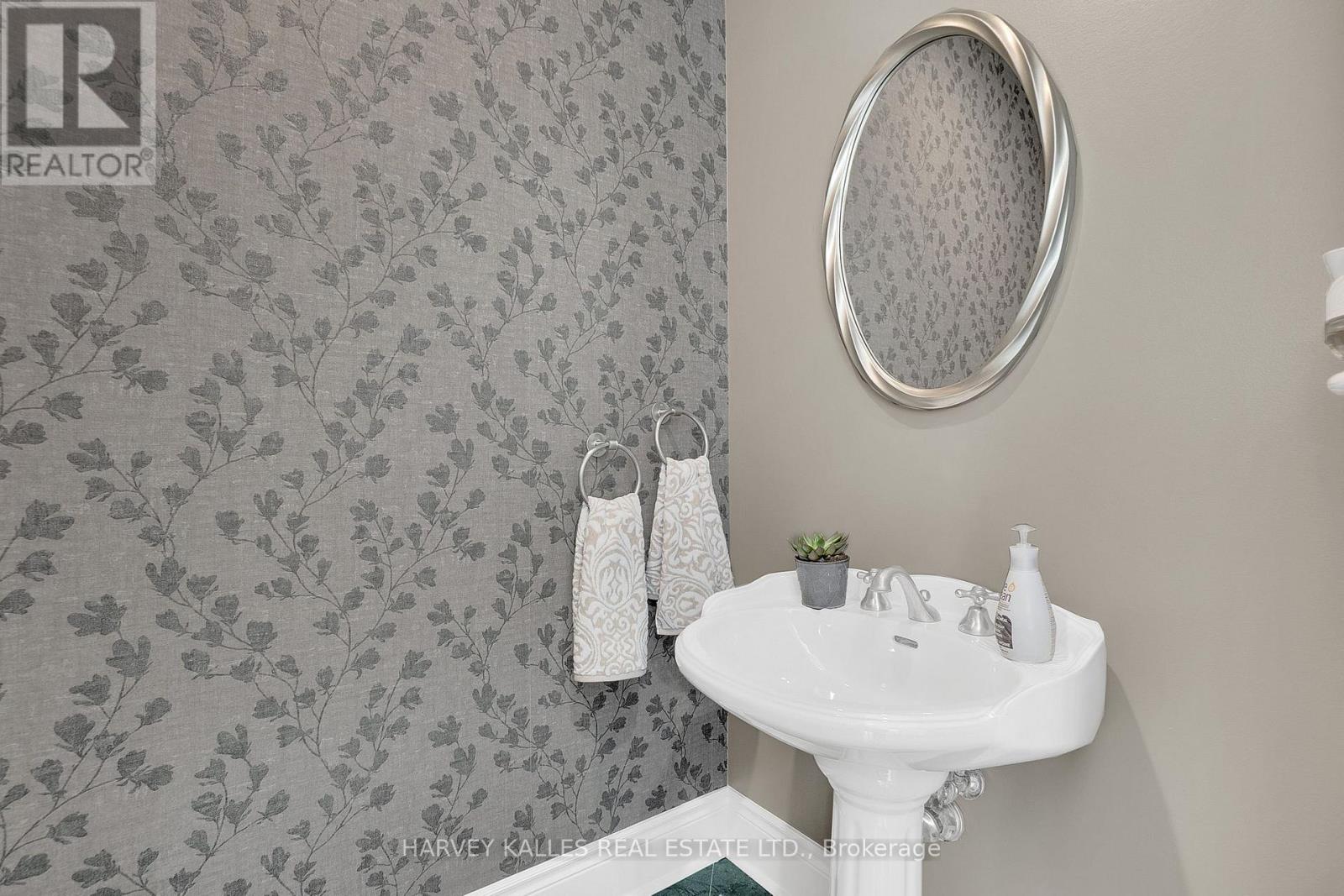 398 Bedford Park, Toronto, Ontario  M5M 1J8 - Photo 21 - C12533562