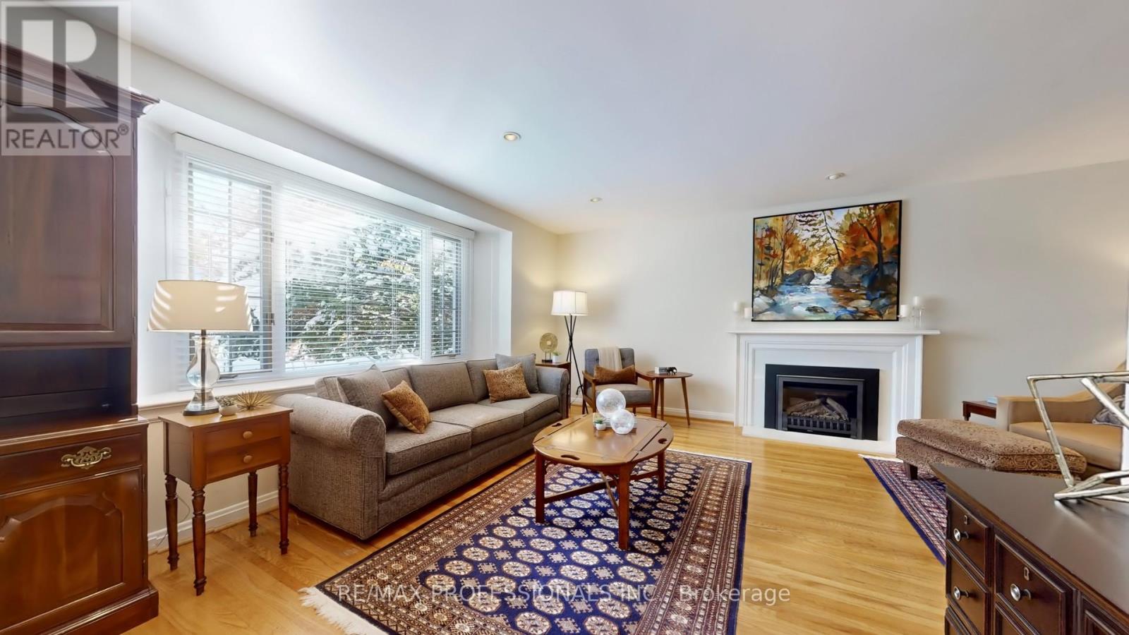 44 Robin Hood Road, Toronto, Ontario  M9A 2W8 - Photo 8 - W12542488