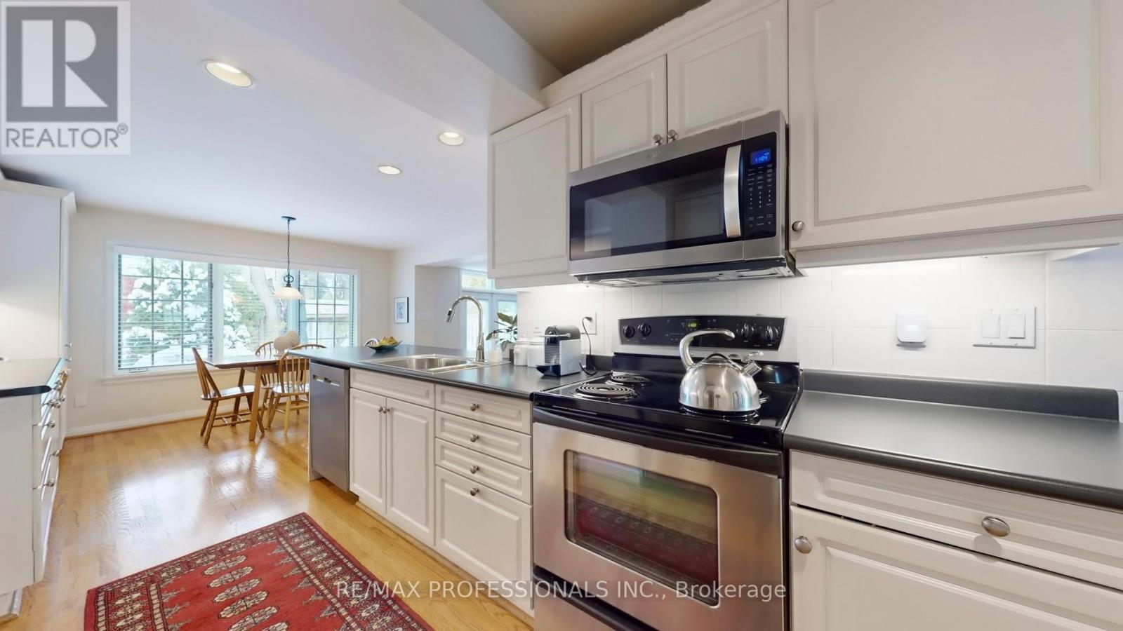 44 Robin Hood Road, Toronto, Ontario  M9A 2W8 - Photo 14 - W12542488