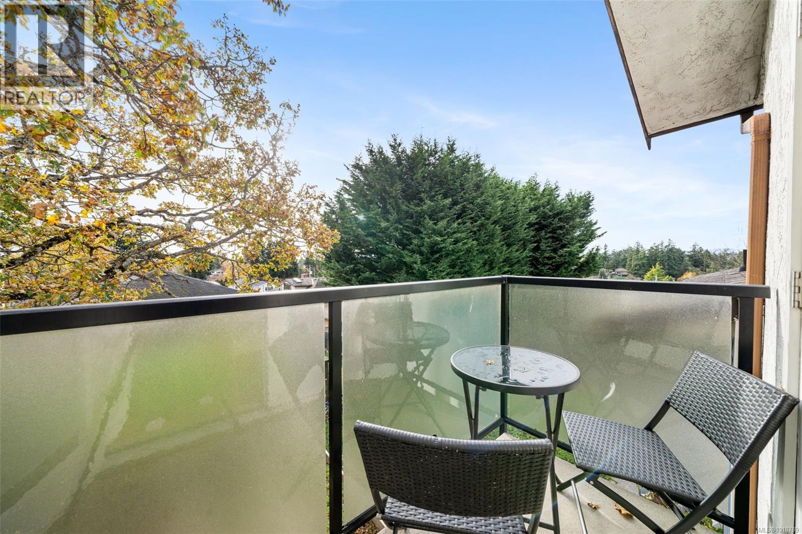 567 Fermoy Pl, Saanich, British Columbia  V8Z 6N2 - Photo 16 - 1018789