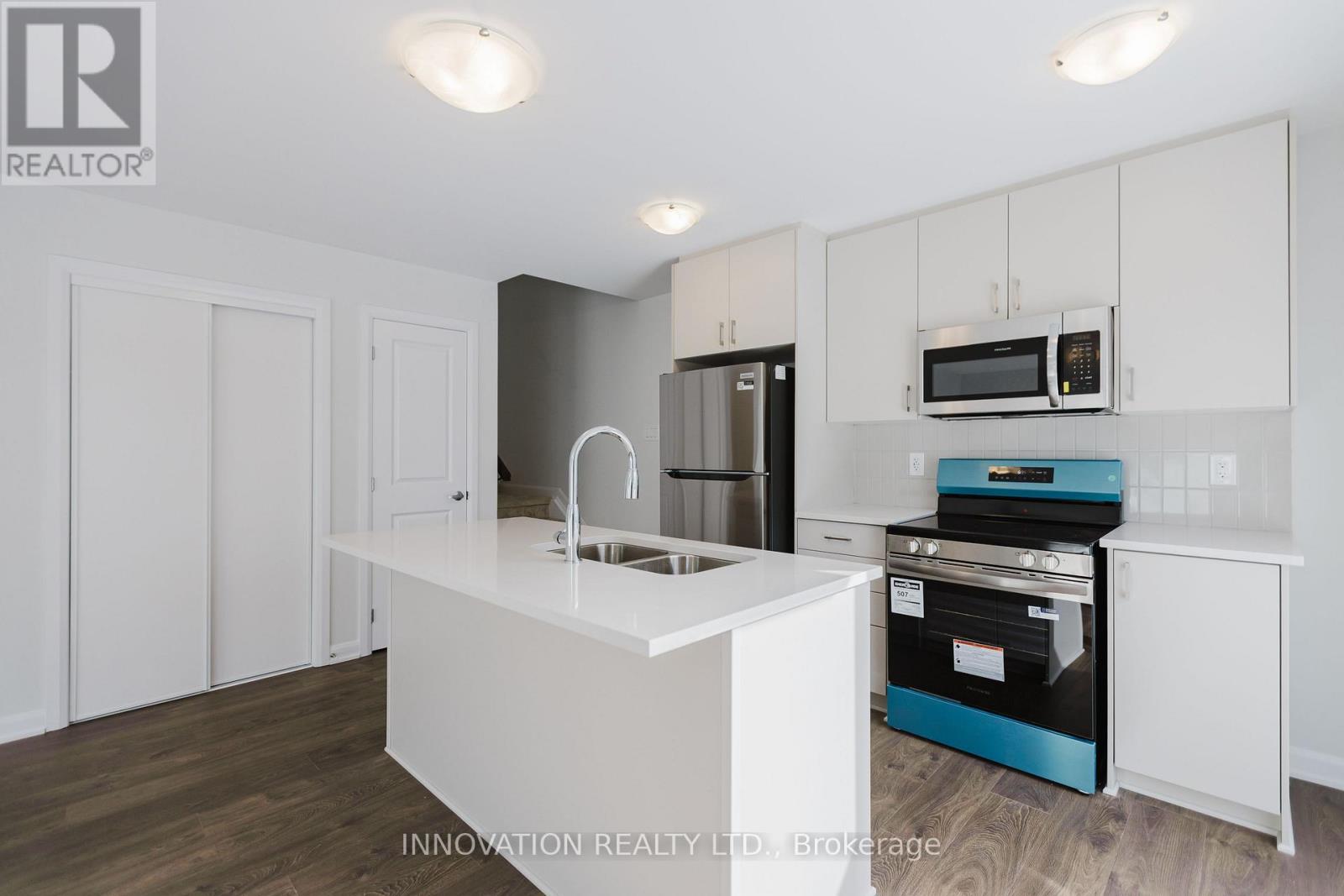 911 Creekway Private, Ottawa, Ontario  K2T 0S9 - Photo 7 - X12526766