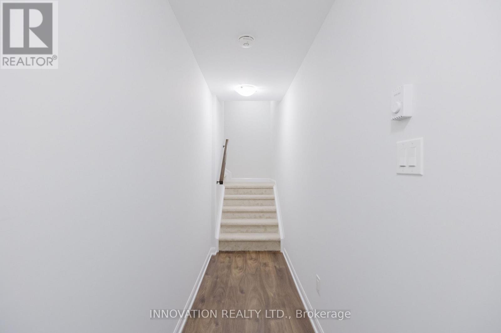 911 Creekway Private, Ottawa, Ontario  K2T 0S9 - Photo 3 - X12526766
