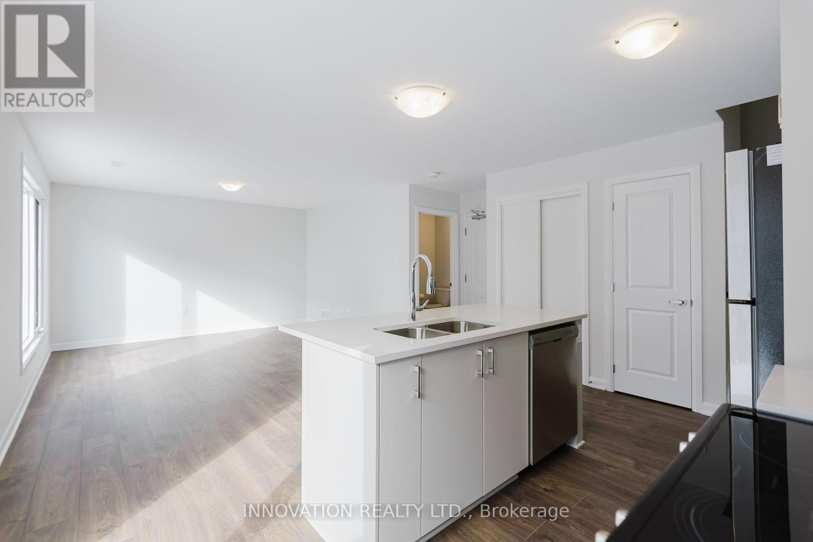 911 Creekway Private, Ottawa, Ontario  K2T 0S9 - Photo 9 - X12526766