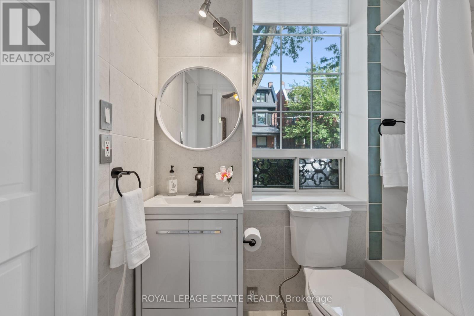 232 Shaw Street, Toronto, Ontario  M6J 2W8 - Photo 17 - C12543052