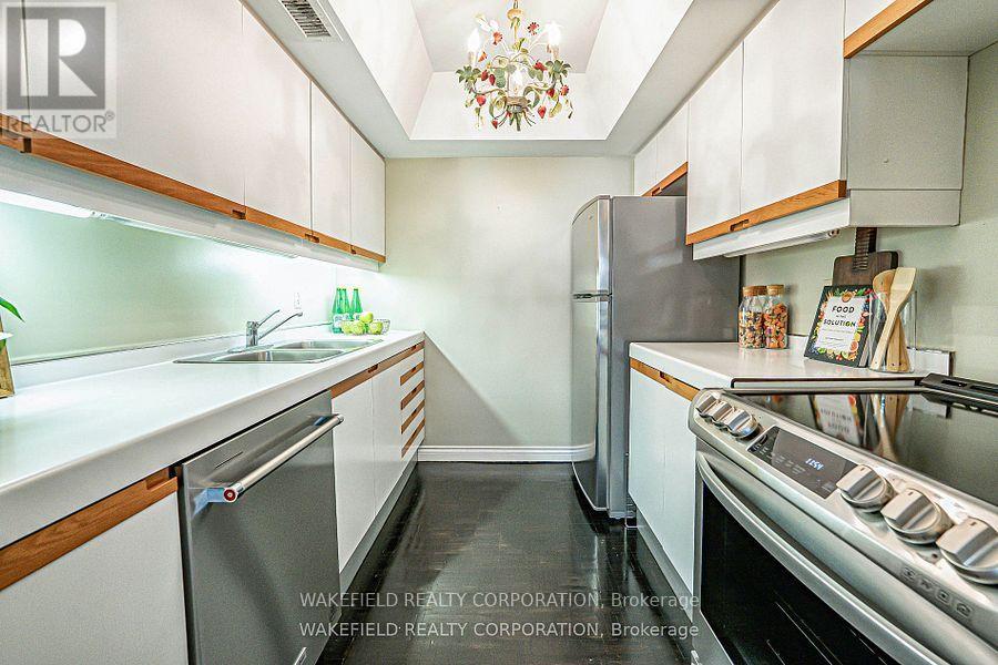 505 - 61 St Clair Avenue W, Toronto, Ontario M4V 2Y8 - Photo 11 - C12543114