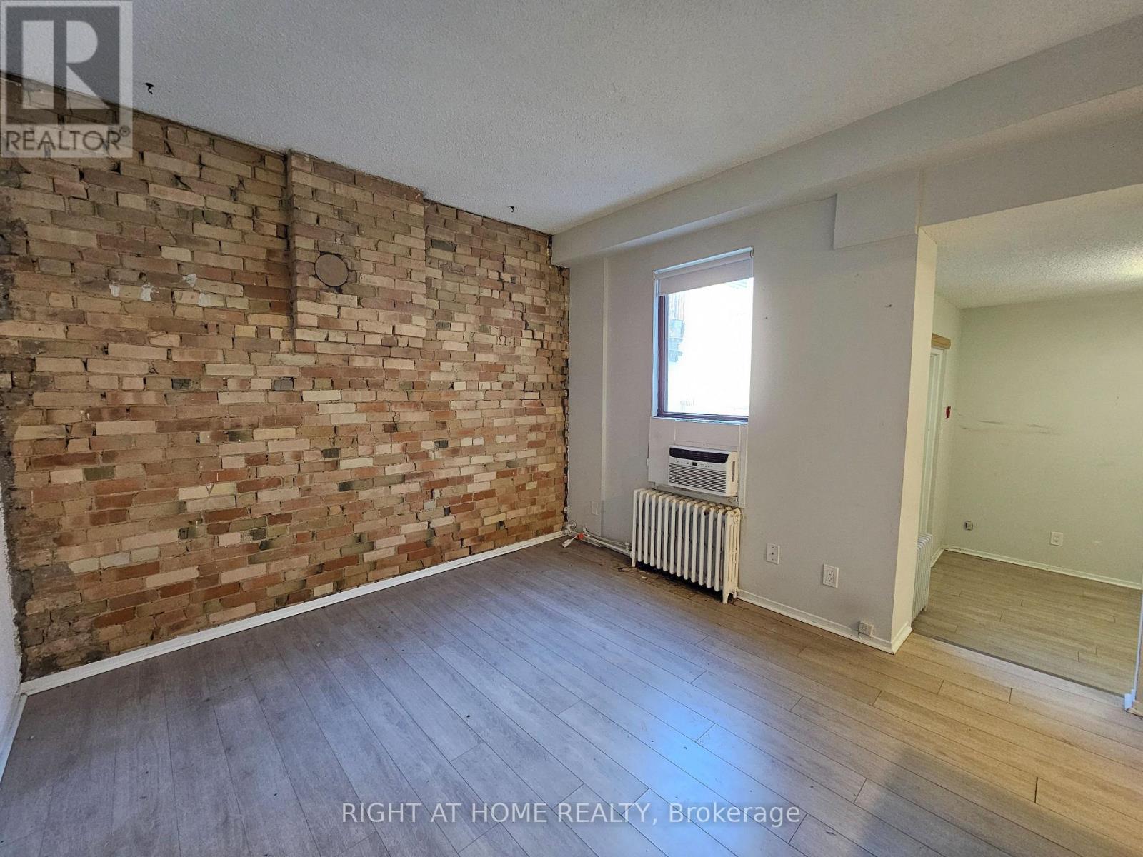 105 - 72 Wellesley Street E, Toronto, Ontario  M4Y 1H2 - Photo 11 - C12543138