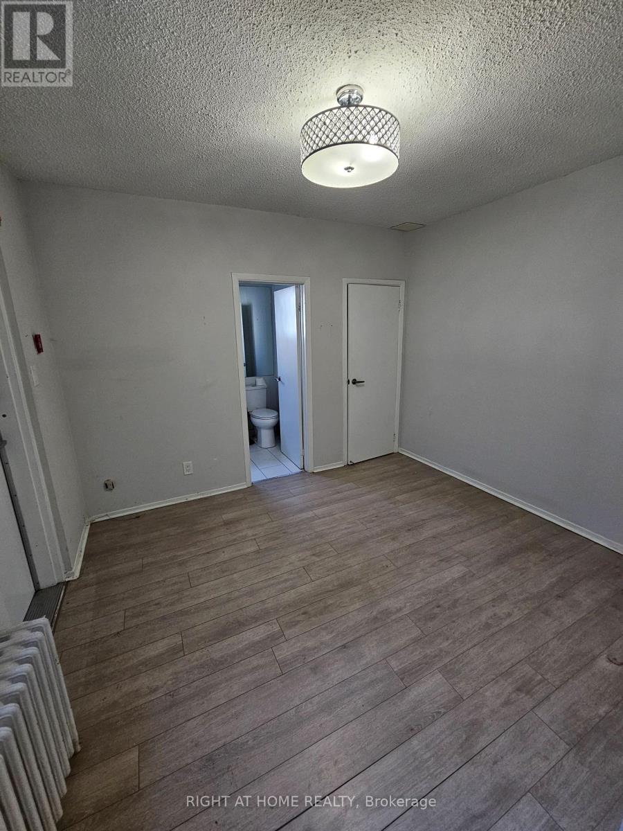 105 - 72 Wellesley Street E, Toronto, Ontario  M4Y 1H2 - Photo 16 - C12543138