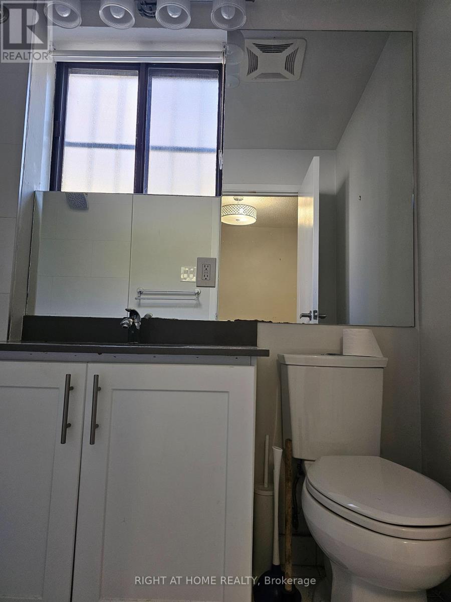 105 - 72 Wellesley Street E, Toronto, Ontario  M4Y 1H2 - Photo 18 - C12543138