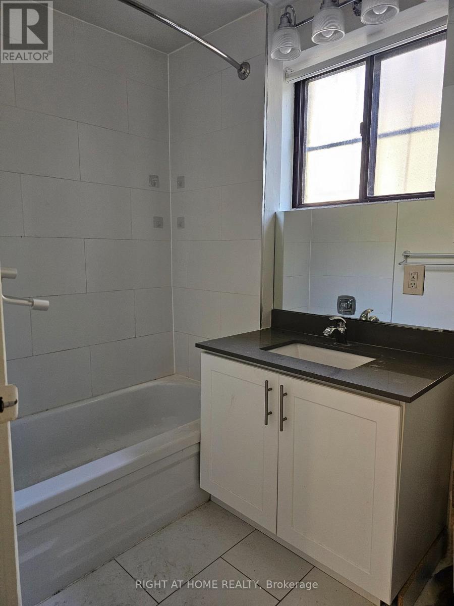 105 - 72 Wellesley Street E, Toronto, Ontario  M4Y 1H2 - Photo 19 - C12543138