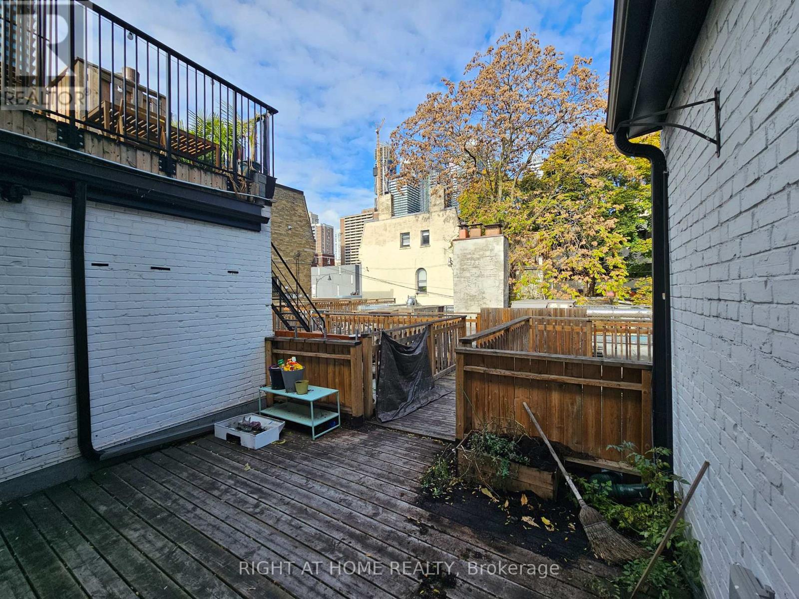 105 - 72 Wellesley Street E, Toronto, Ontario  M4Y 1H2 - Photo 21 - C12543138