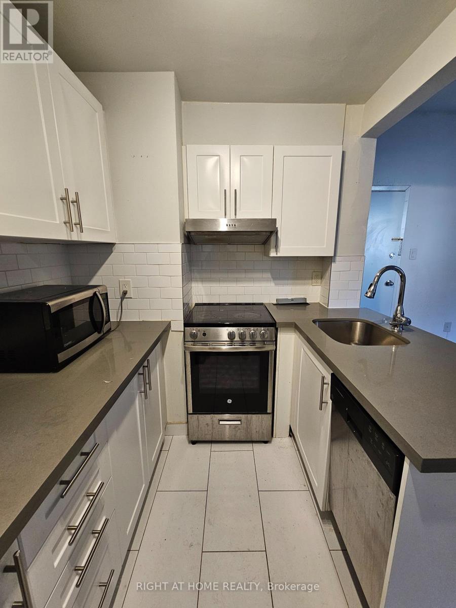 105 - 72 Wellesley Street E, Toronto, Ontario  M4Y 1H2 - Photo 5 - C12543138