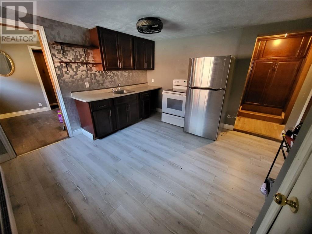 147 Hyland, Sudbury, Ontario  P3E 1R7 - Photo 4 - 2123725