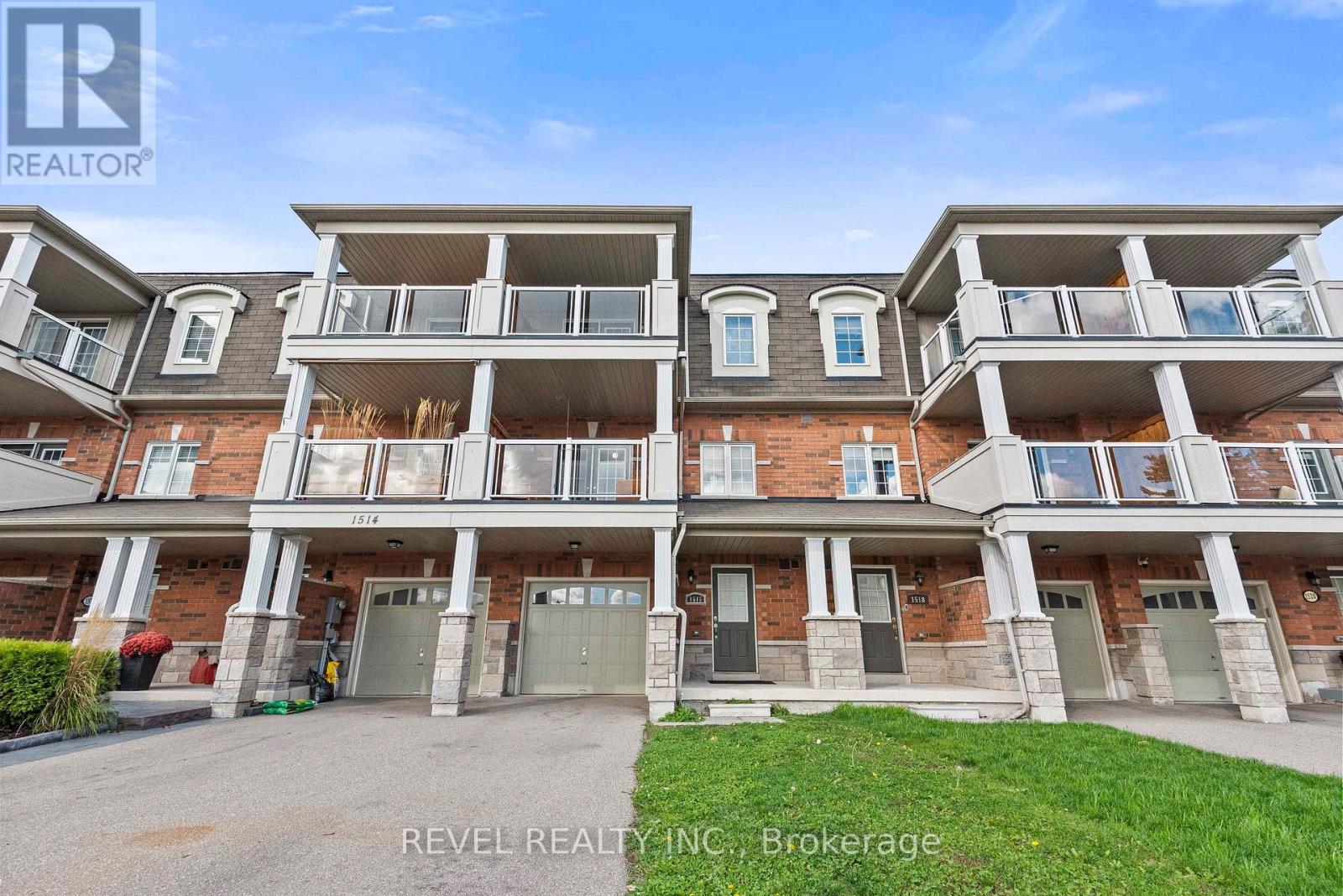 1516 SHEPWAY MEWS, Pickering, Ontario