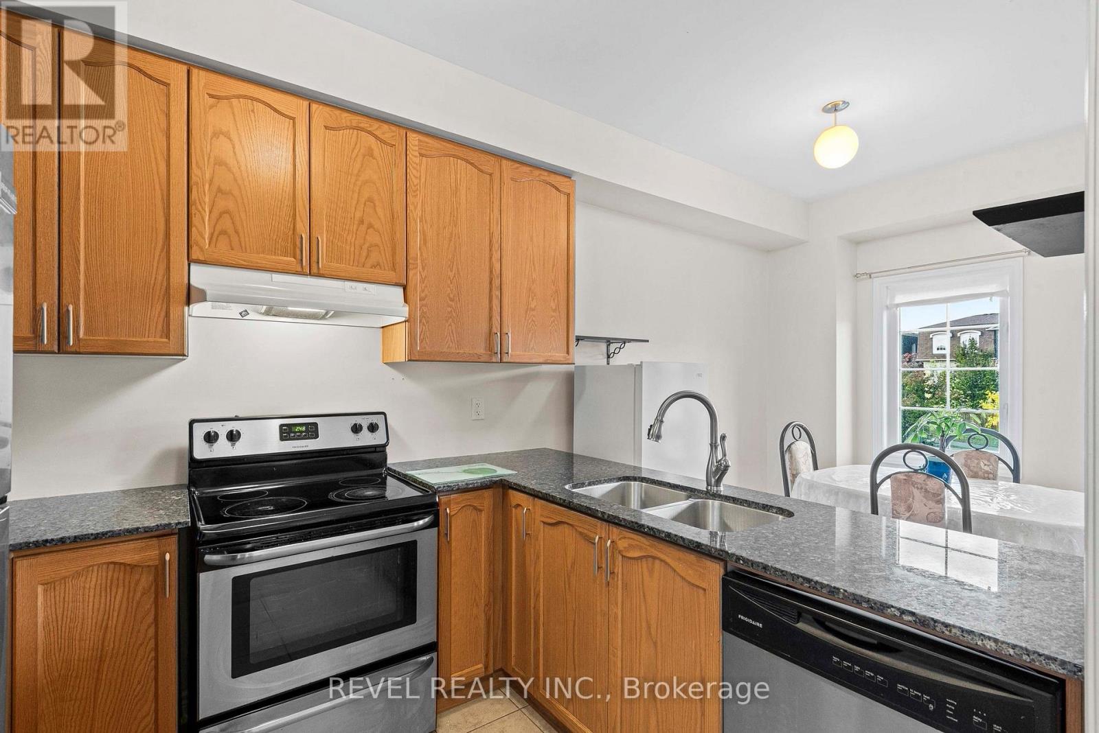 1516 Shepway Mews, Pickering, Ontario  L1X 0C7 - Photo 12 - E12543020