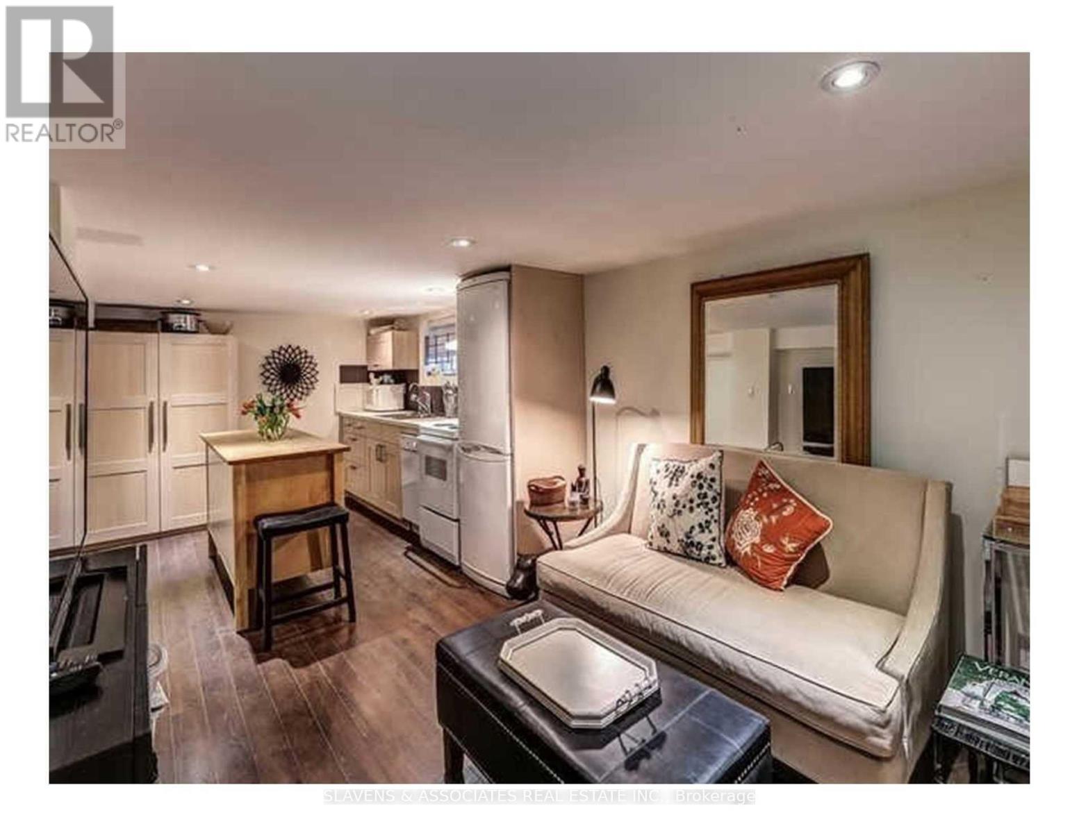 Lower - 13 Sutherland Avenue, Toronto, Ontario  M4C 1R8 - Photo 3 - E12543044