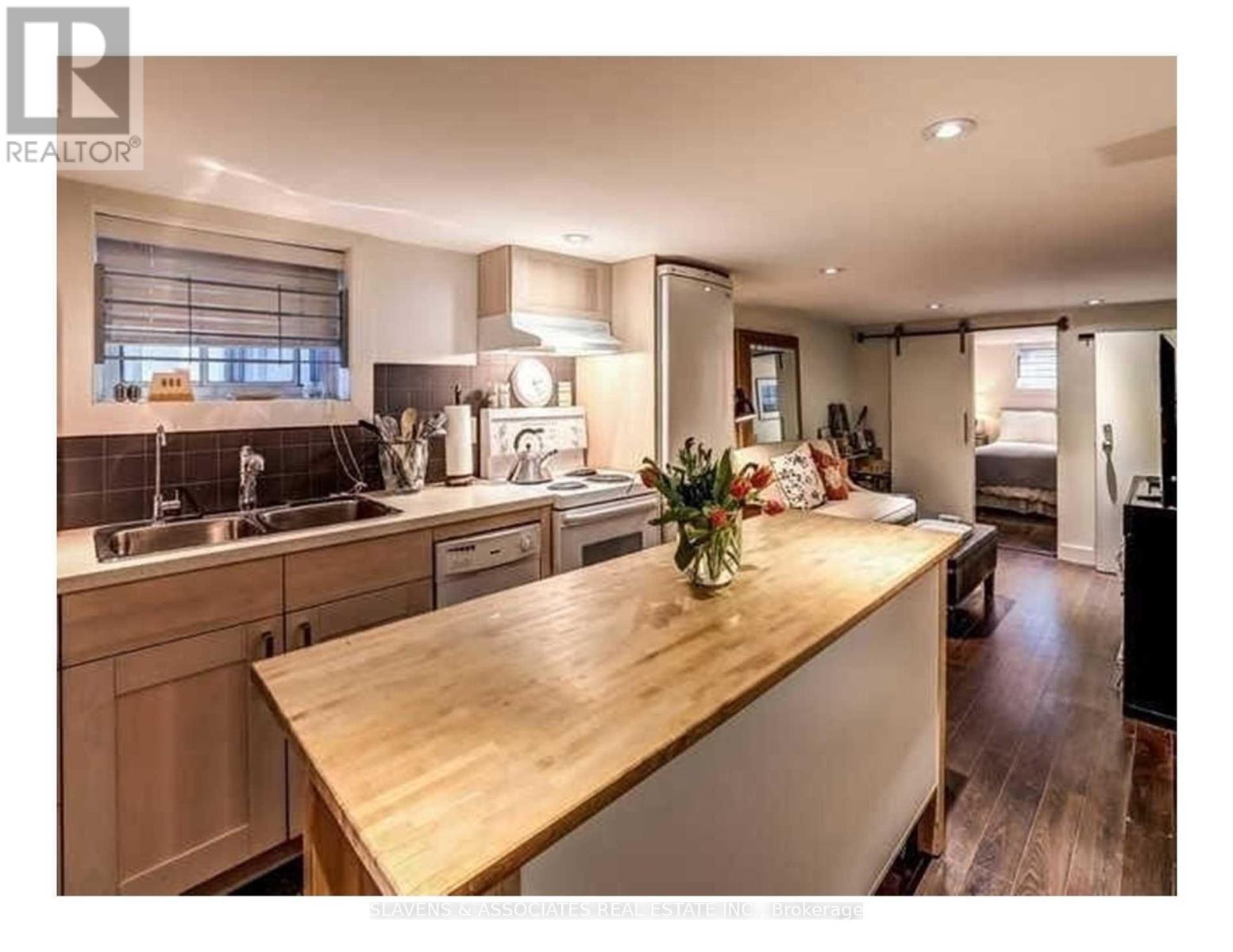 Lower - 13 Sutherland Avenue, Toronto, Ontario  M4C 1R8 - Photo 5 - E12543044