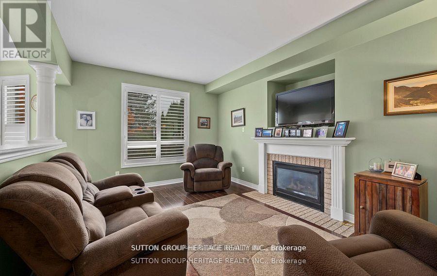 2330 Southcott Road, Pickering, Ontario  L1X 2S9 - Photo 7 - E12543050