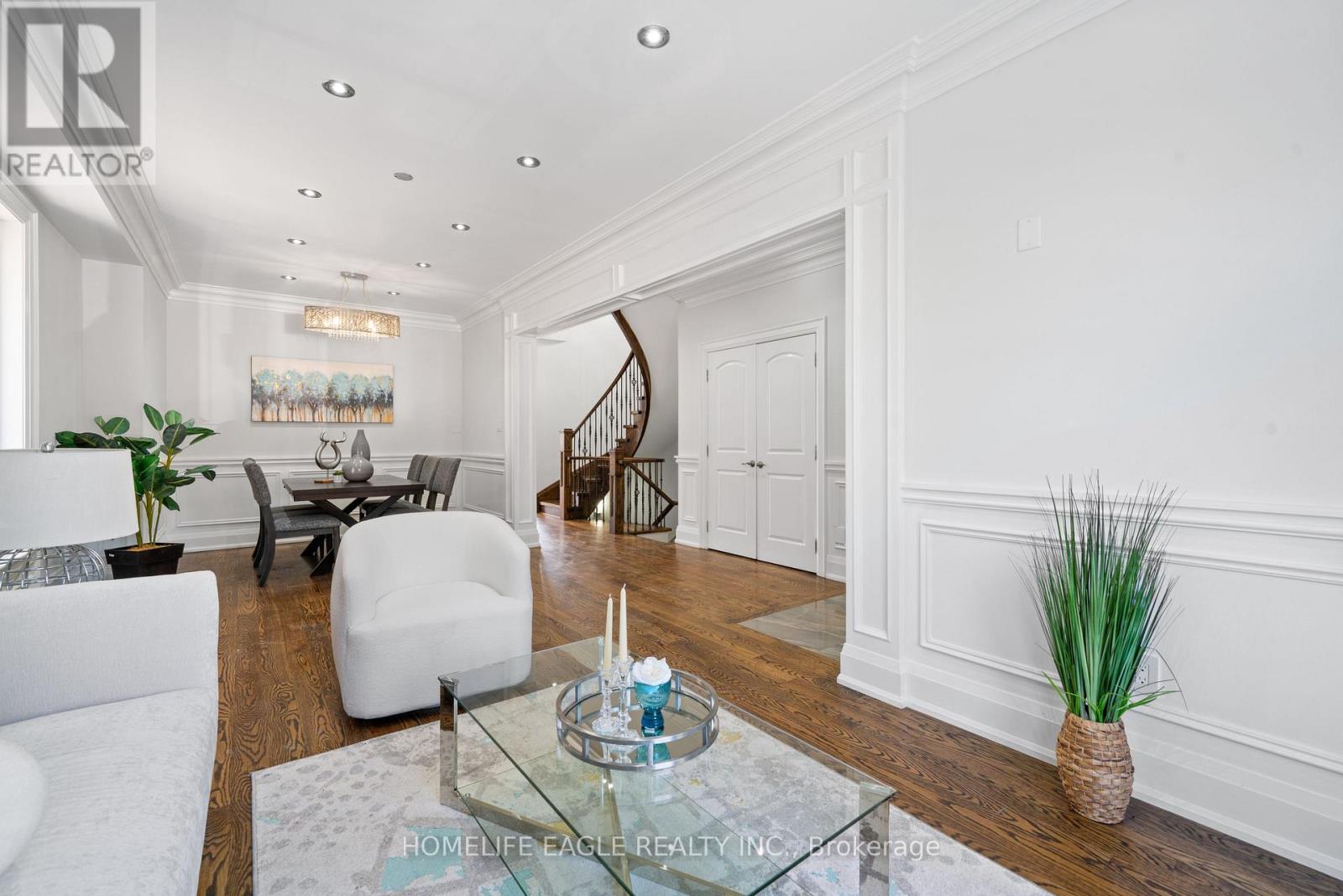 8 Nicolan Road, Toronto, Ontario M1M 3J6 - Photo 4 - E12543156