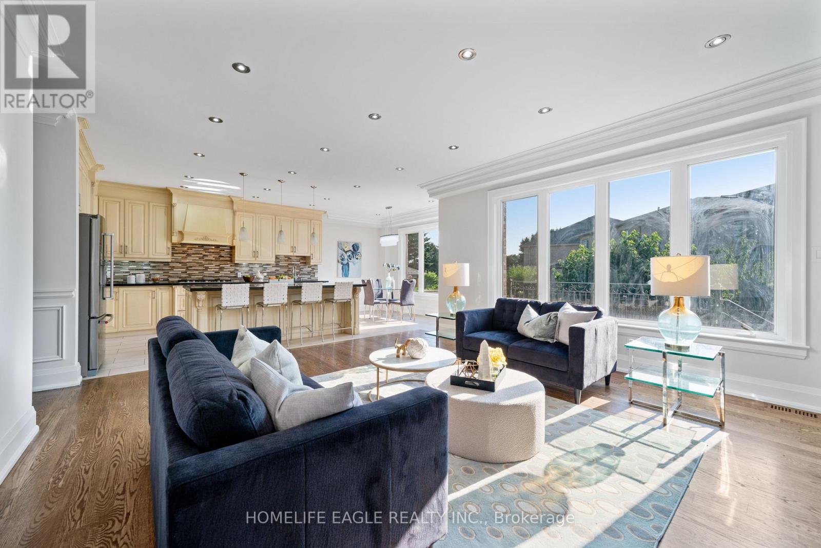 8 Nicolan Road, Toronto, Ontario M1M 3J6 - Photo 5 - E12543156