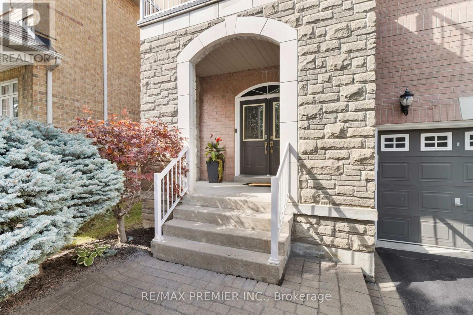 64 Leameadow Road, Vaughan, Ontario  L4J 8T5 - Photo 2 - N12543124