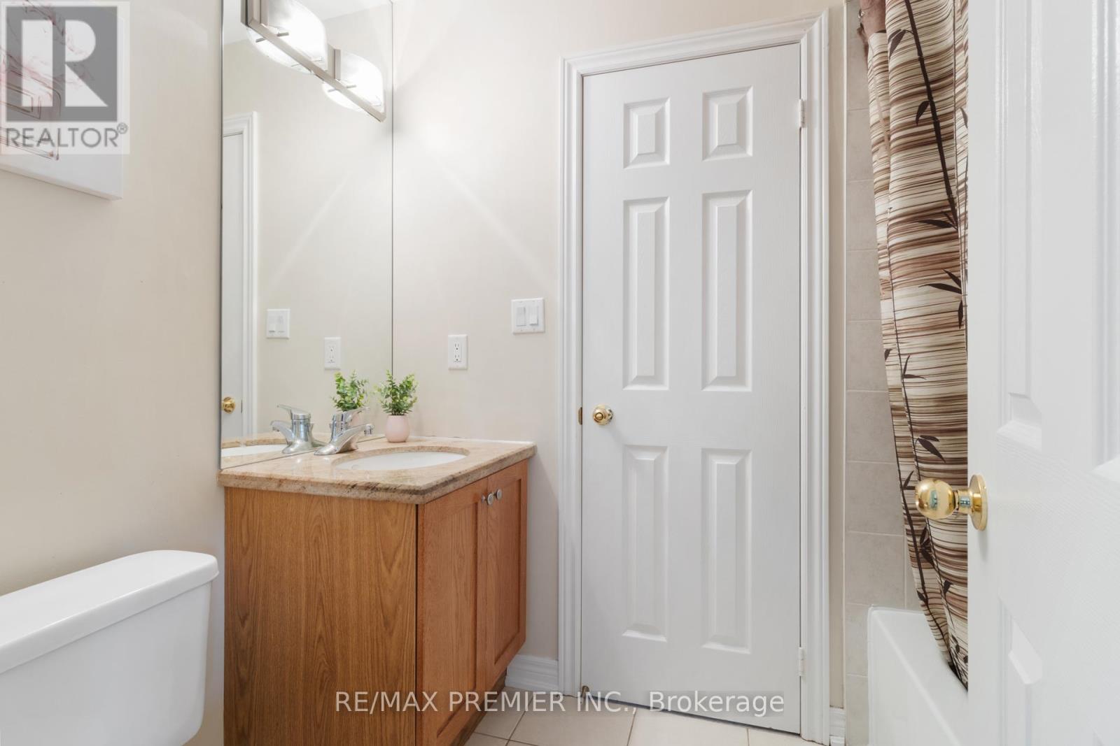 64 Leameadow Road, Vaughan, Ontario  L4J 8T5 - Photo 27 - N12543124