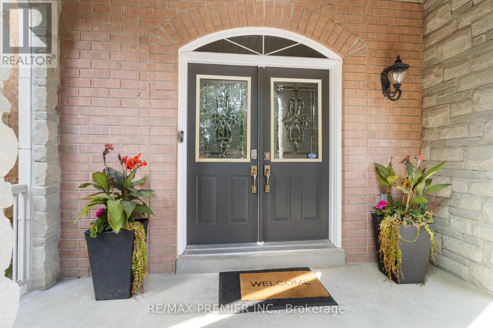 64 Leameadow Road, Vaughan, Ontario  L4J 8T5 - Photo 3 - N12543124