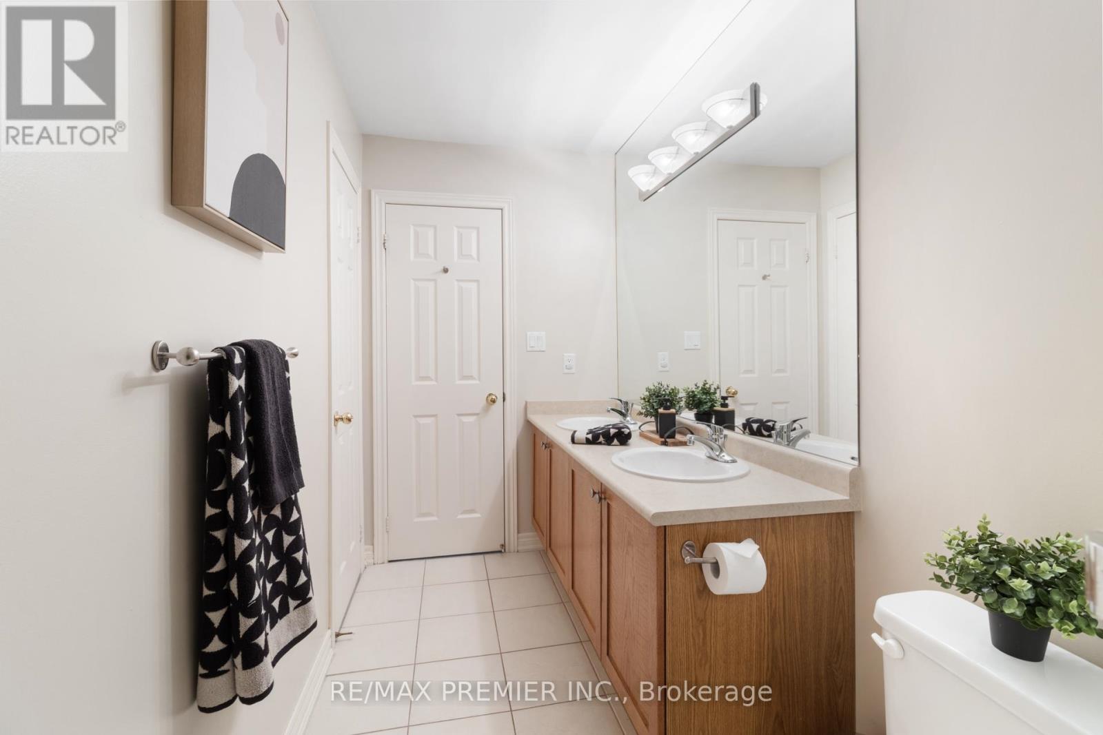 64 Leameadow Road, Vaughan, Ontario  L4J 8T5 - Photo 36 - N12543124