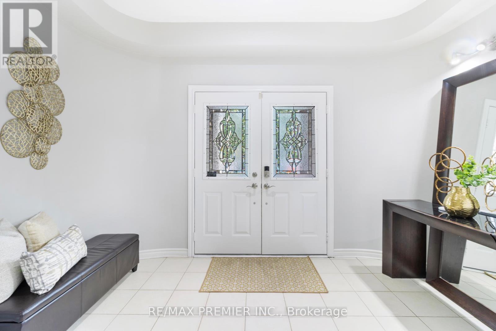 64 Leameadow Road, Vaughan, Ontario  L4J 8T5 - Photo 4 - N12543124