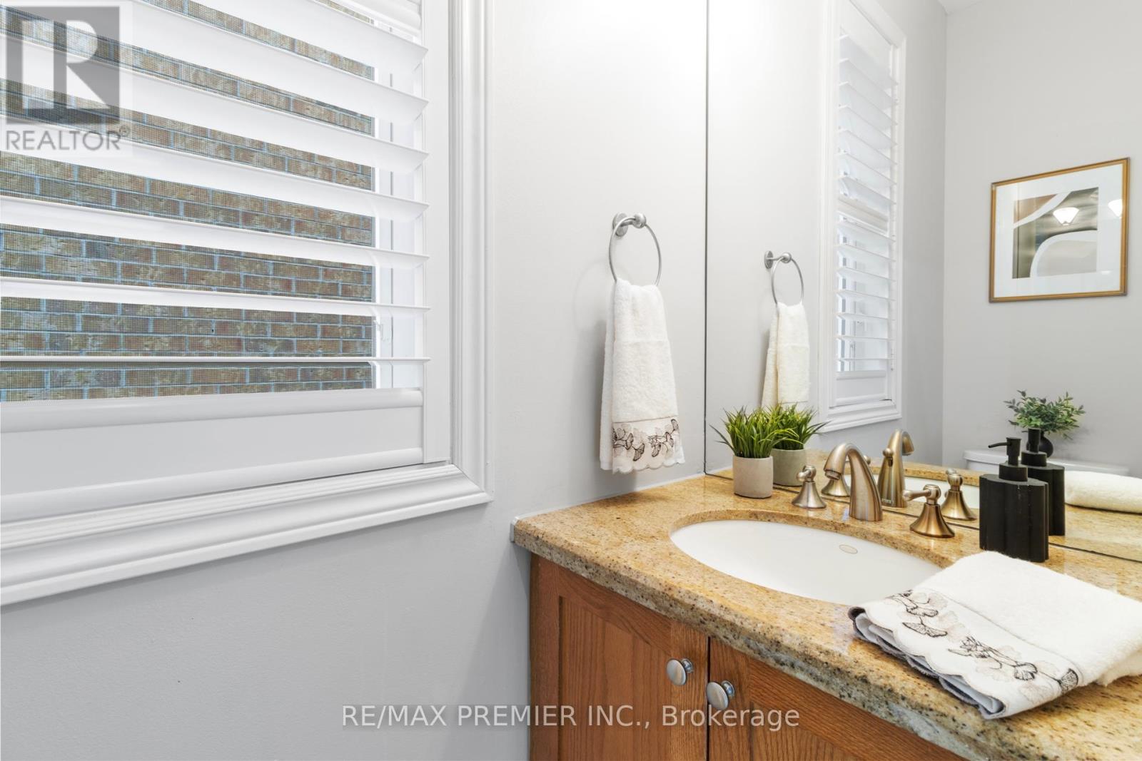 64 Leameadow Road, Vaughan, Ontario  L4J 8T5 - Photo 6 - N12543124