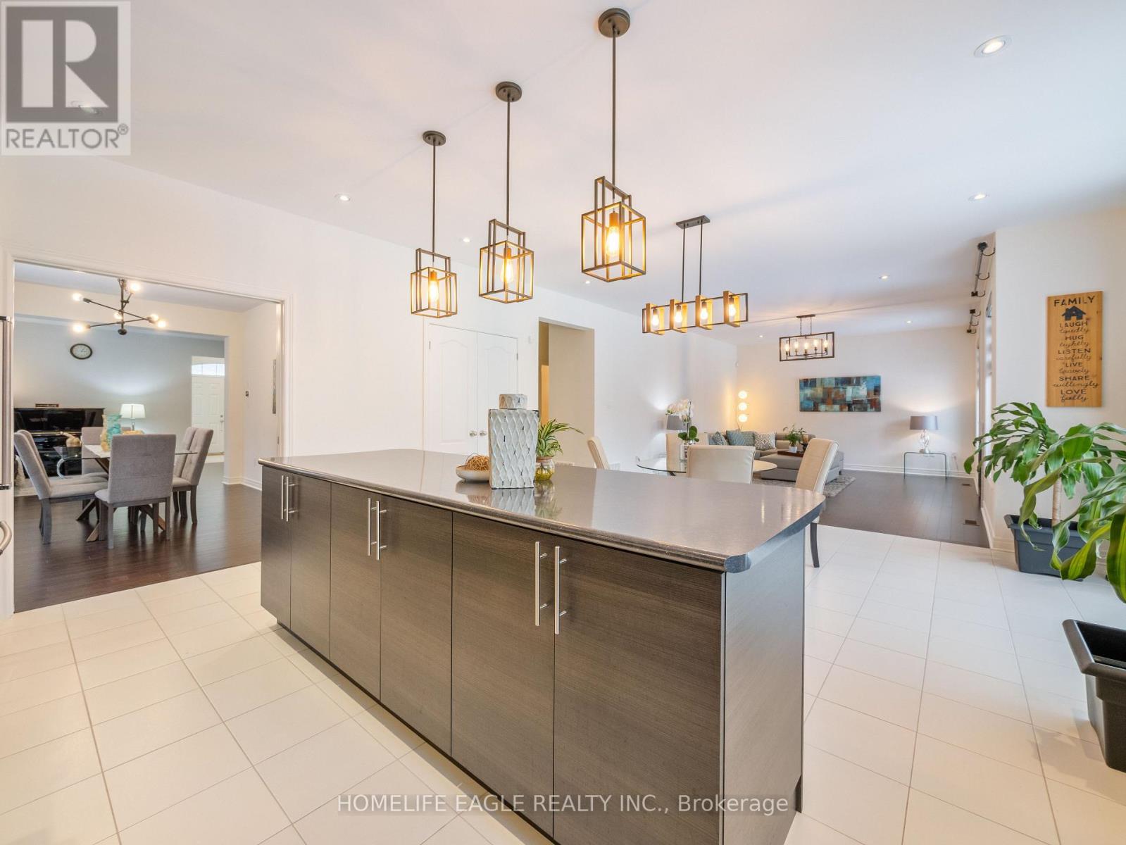 27 Scarlet Way, Bradford West Gwillimbury, Ontario L3Z 0T4 - Photo 12 - N12543130