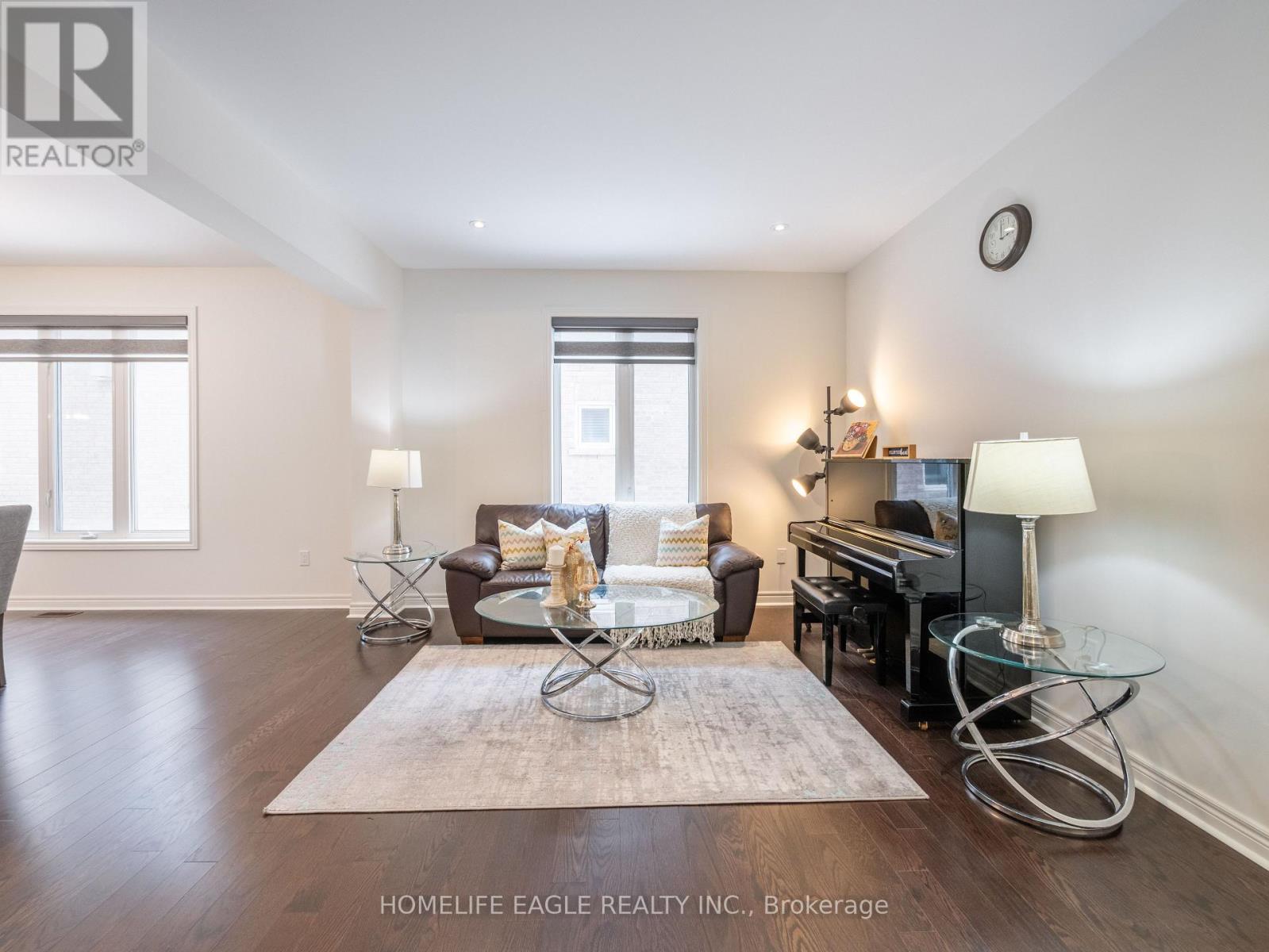 27 Scarlet Way, Bradford West Gwillimbury, Ontario L3Z 0T4 - Photo 6 - N12543130