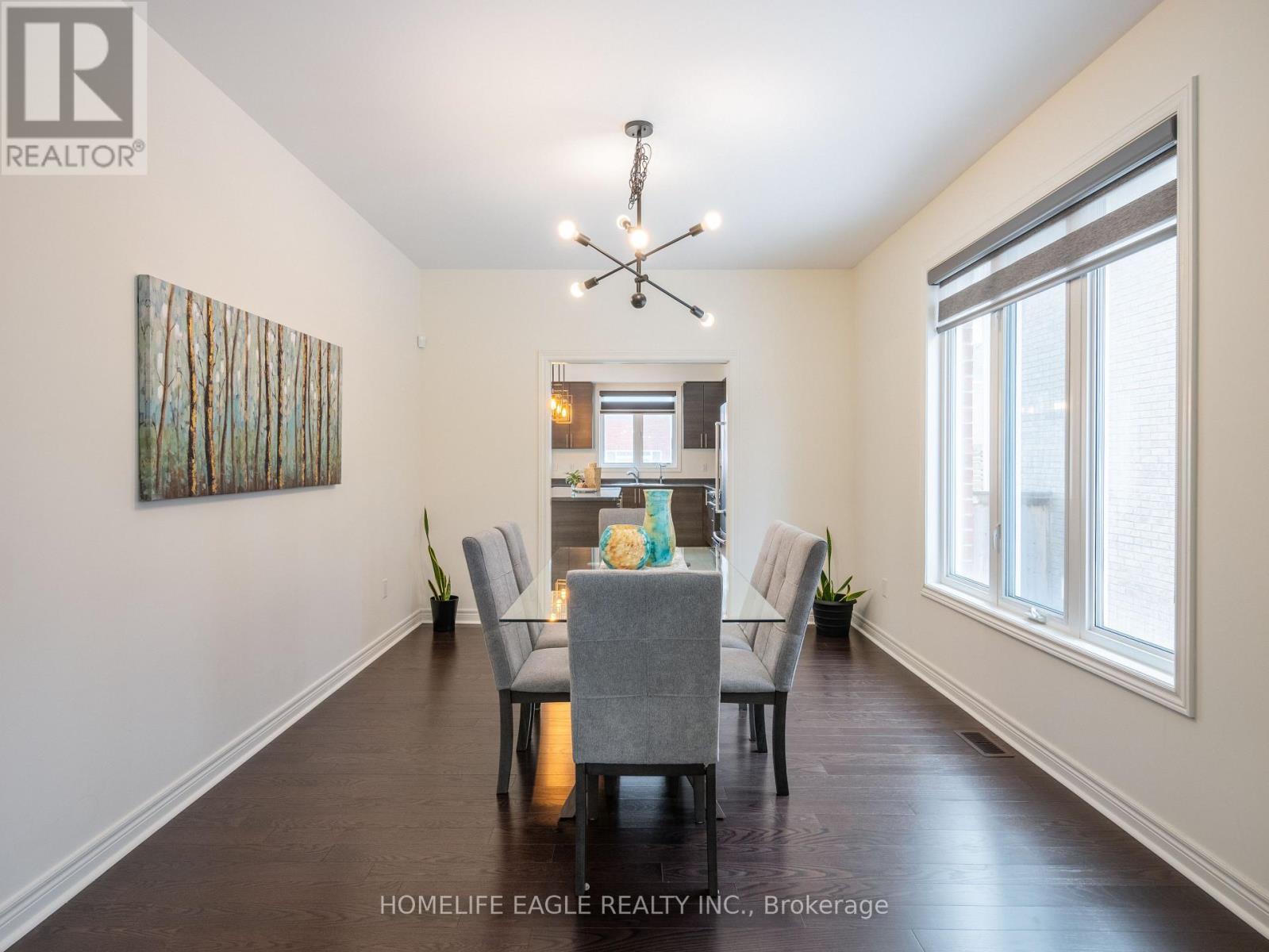 27 Scarlet Way, Bradford West Gwillimbury, Ontario L3Z 0T4 - Photo 7 - N12543130