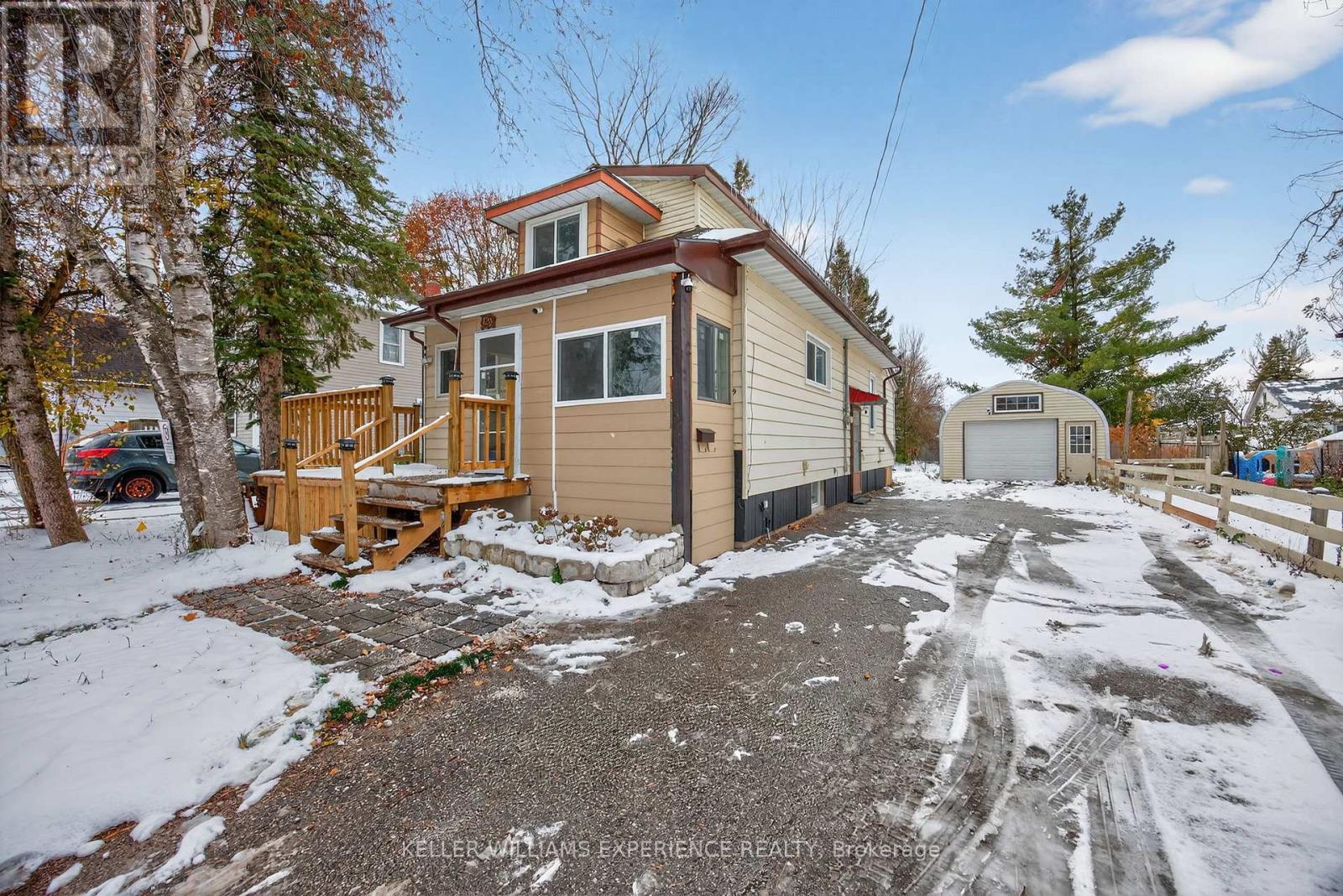 129 Dunlop Street, Orillia, Ontario  L3V 5P6 - Photo 3 - S12543168