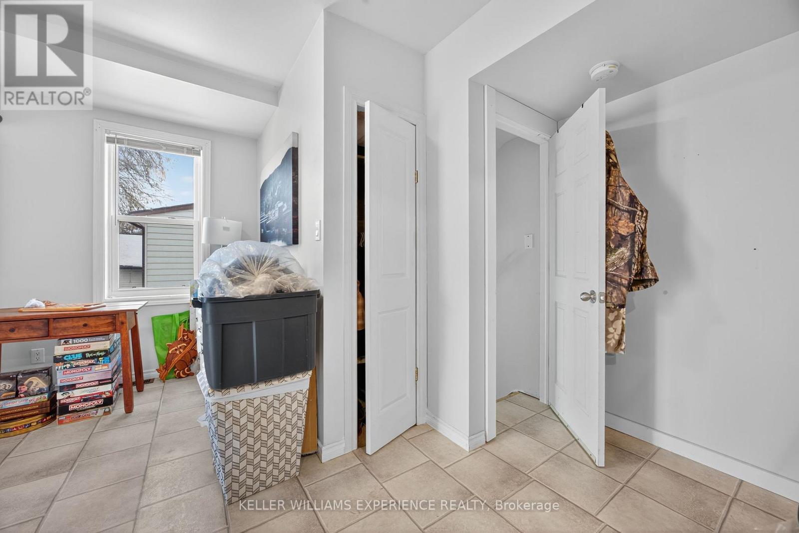 129 Dunlop Street, Orillia, Ontario  L3V 5P6 - Photo 4 - S12543168