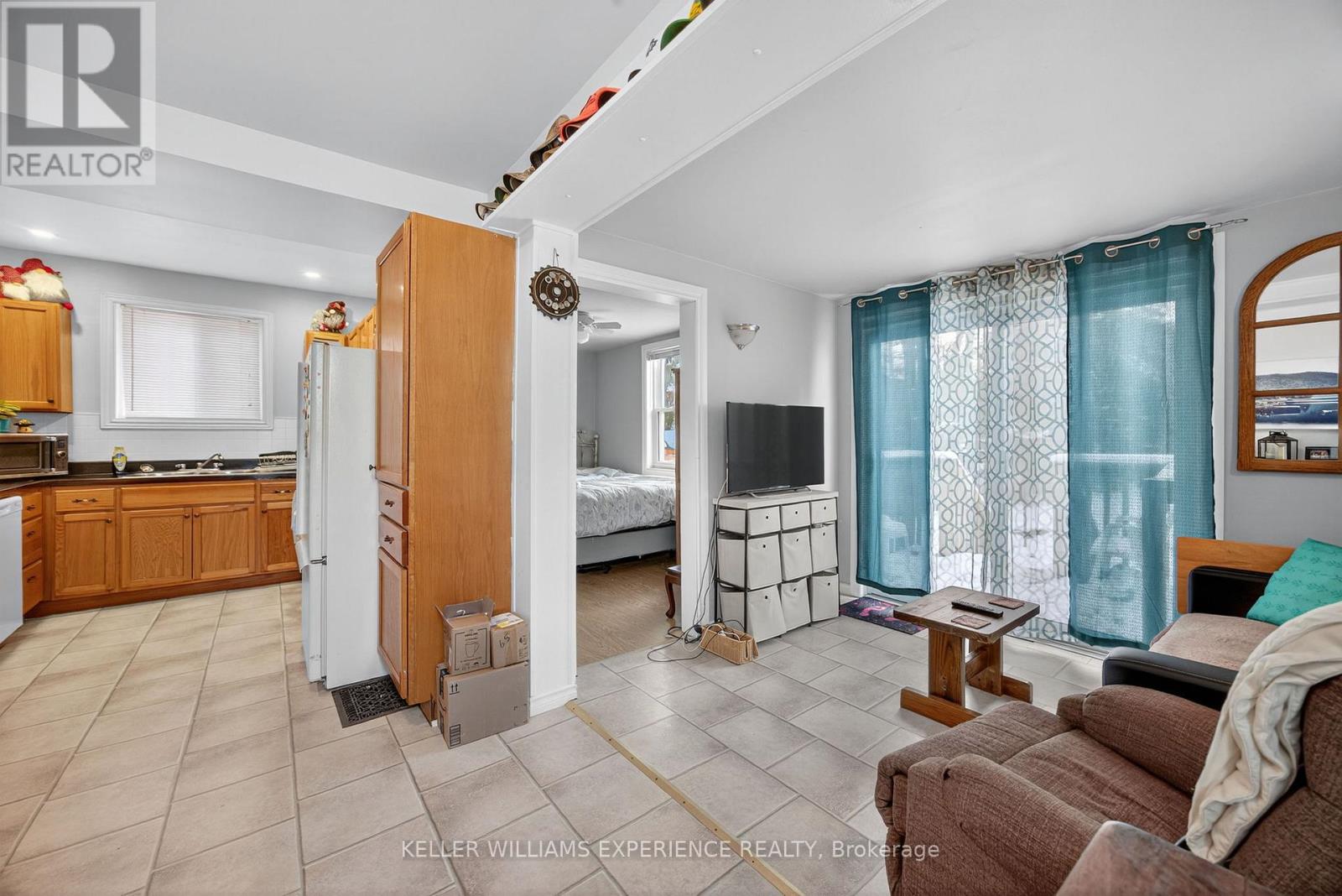 129 Dunlop Street, Orillia, Ontario  L3V 5P6 - Photo 8 - S12543168