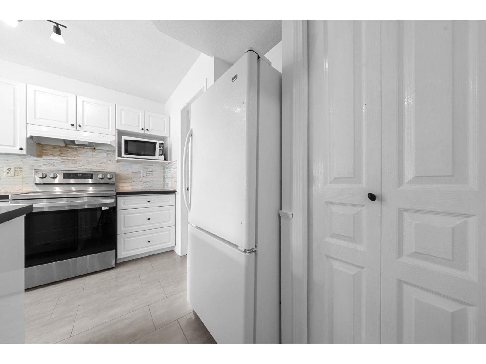 113 15550 26 Avenue, Surrey, British Columbia  V4P 1C6 - Photo 12 - R3067232