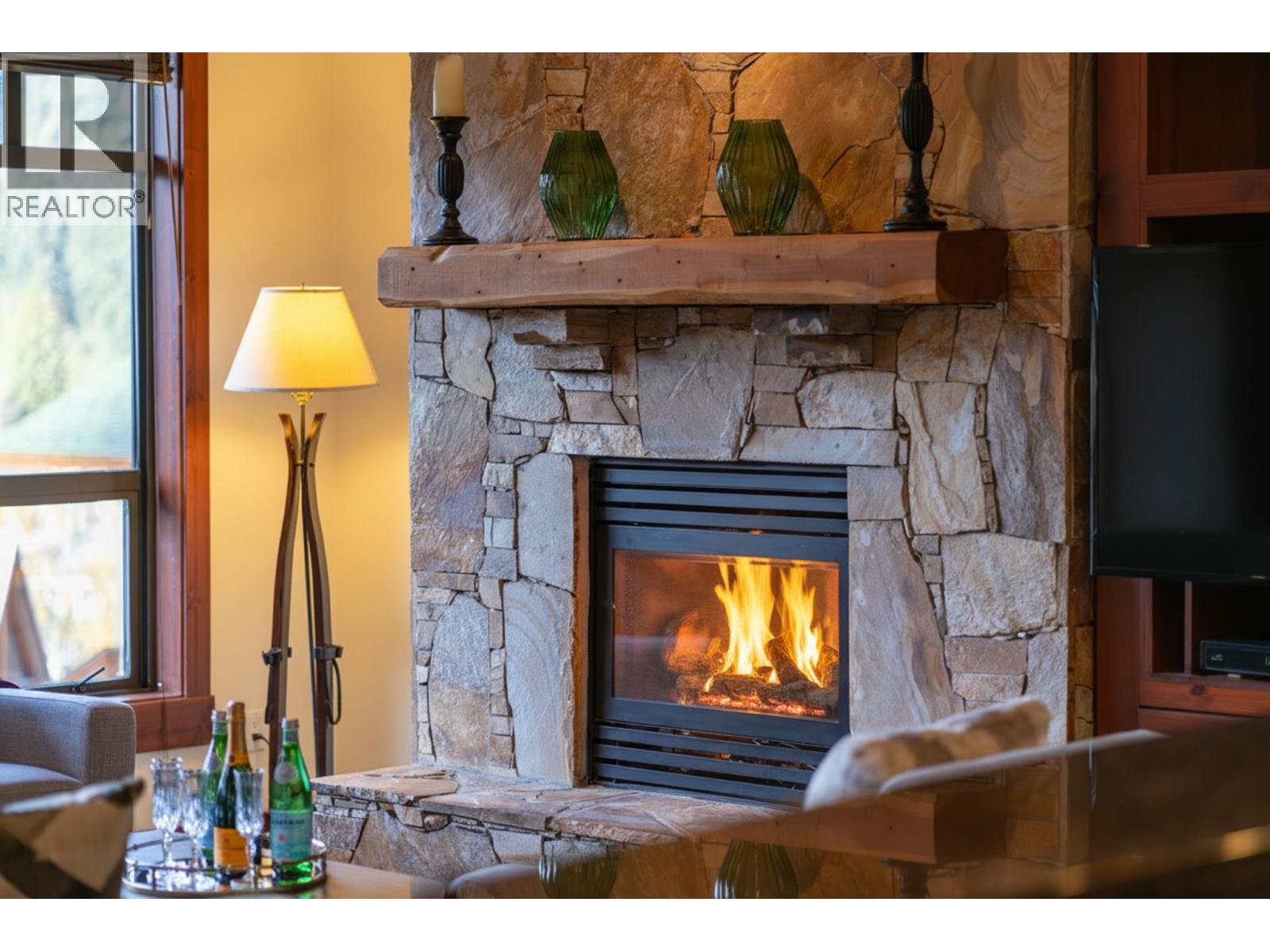 402 2202 Gondola Way, Whistler, British Columbia  V8E 0M7 - Photo 25 - R3067253