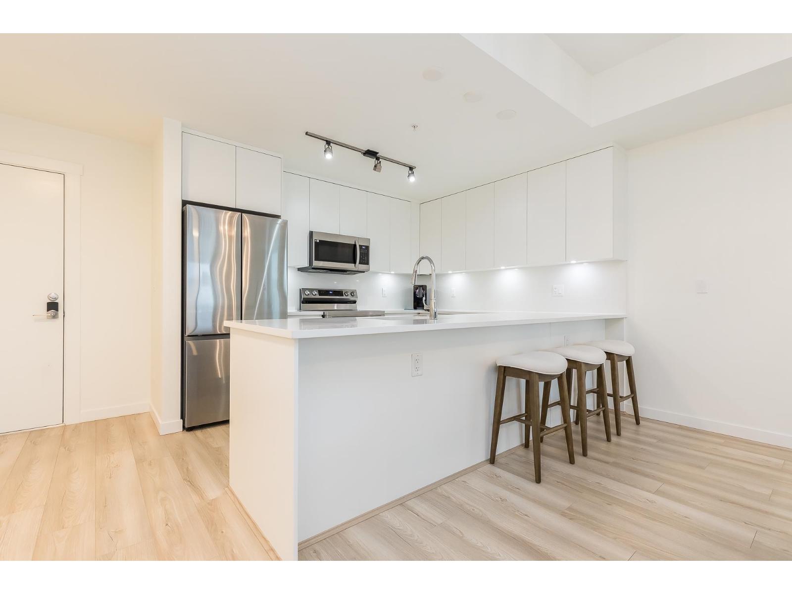 407 5420 208 Street, Langley, British Columbia  V3A 2J9 - Photo 2 - R3067290